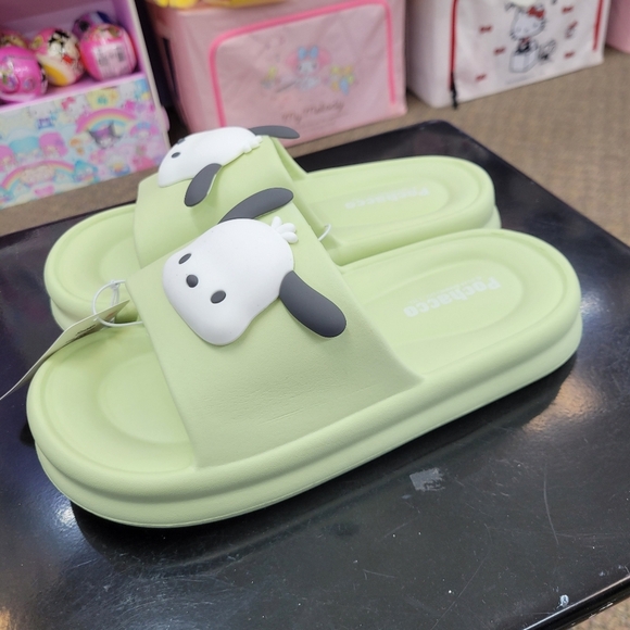 Brand New Sanrio Pochacco Big Charm Slippers US 8.5 - Picture 2 of 9